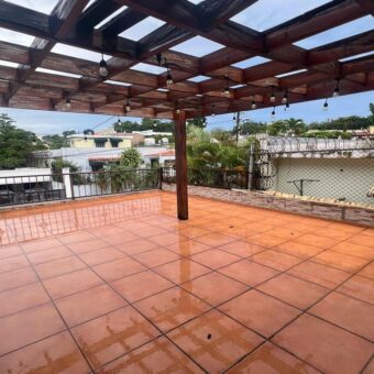 Casa en Venta en Colinas del Seminario, Los Ríos – Santo Domingo